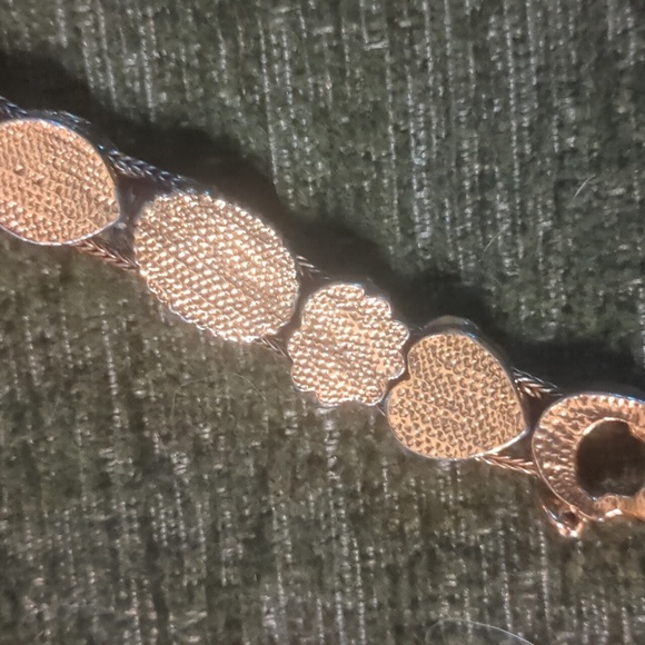 Vintage GOLDETTE* slide bracelet gold tone rhinestone scarab cameo fleur de lis - Picture 7 of 10